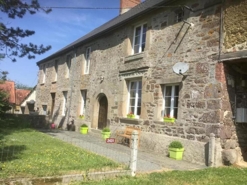 La Petellerie, Maison De Campagne Avec Piscine Pour Un Sejour Detente Moyon Екстериор снимка